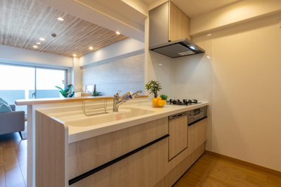 【キッチン】 | サングレール・フェニング | 【キッチン新調済！食器洗浄機付】ママ憧れのカウンターキッチンですよ！リビングが見渡せるので、お子様の様子が見えるので安心ですね！