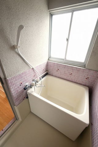 森アパートの浴室