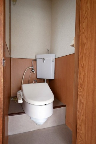森アパートのトイレ
