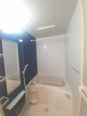 【浴室】 | ガーデニアＫ・Ⅲ | きれいなお風呂です