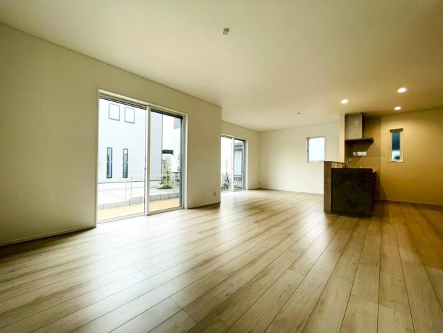 【商談中】ダイマルタウン　羽島郡笠松町北及第７　全３区画分譲の居間・リビング|リビング別角度です。