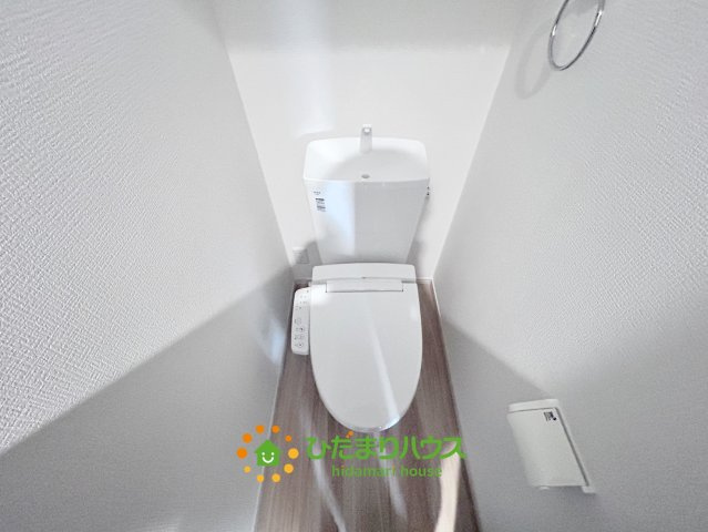 久喜市本町10期　新築一戸建て　01　リガーレのトイレ|温水洗浄便座付きで冬場も温かいです。