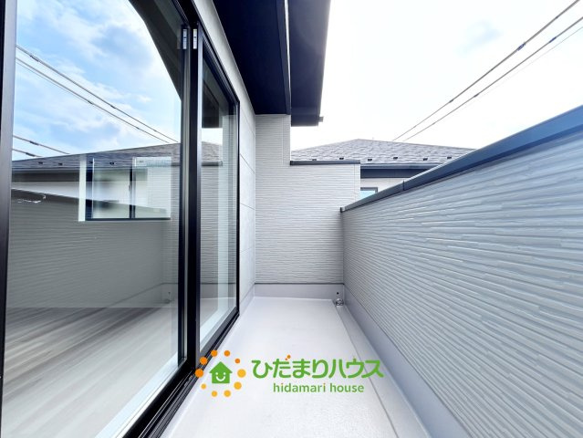 久喜市本町10期　新築一戸建て　01　リガーレのバルコニー|お布団もラクラク干せる広いバルコニー。