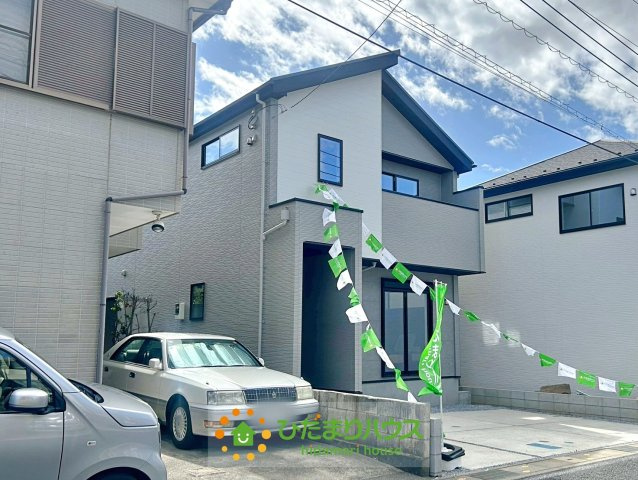 久喜市本町10期　新築一戸建て　01　リガーレの外観|目にも優しいナチュラルカラーでモダンな住まい。