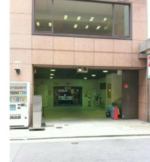 本町明大ビルの駐車場