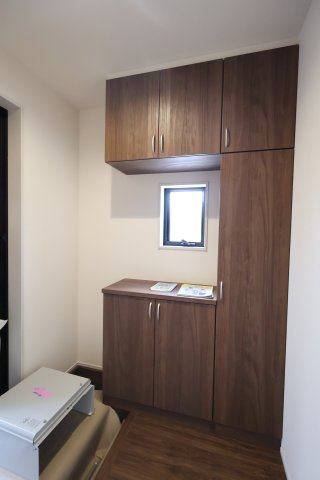 【玄関】 | 《仲介手数料無料》岩槻区大字南辻31-2(1号棟)新築一戸建てリーブルガーデン | 撮影日 2025年10月27日 14:20 曇り