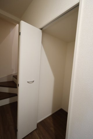 【収納】 | 《仲介手数料無料》岩槻区大字南辻31-2(1号棟)新築一戸建てリーブルガーデン | 撮影日 2025年10月27日 14:20 曇り