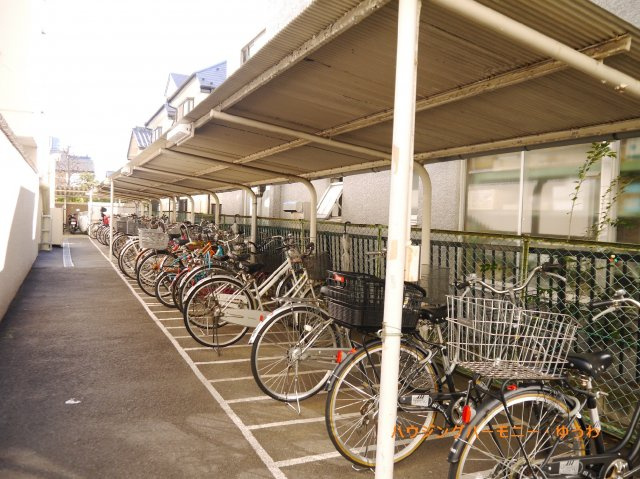 【その他共用部分】 | ジュウェル城西 | 敷地内に、屋根付き専用駐輪場
