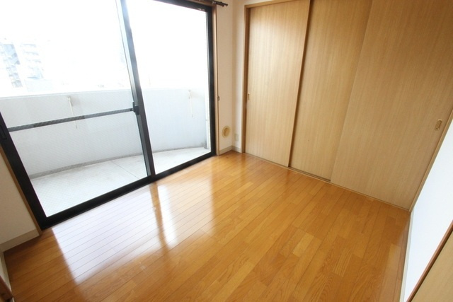 ＲＥＳＩＤＥＮＣＥ西宮三篠町公園の居間・リビング