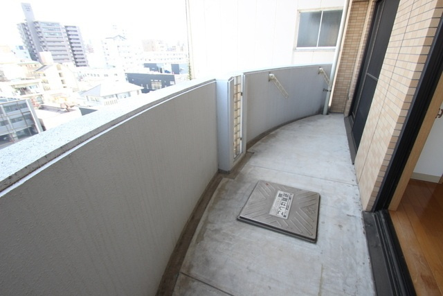 ＲＥＳＩＤＥＮＣＥ西宮三篠町公園のバルコニー|バルコニーからの眺めを楽しみながら食事をしませんか