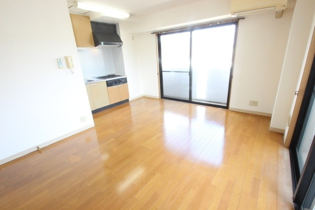 ＲＥＳＩＤＥＮＣＥ西宮三篠町公園の居間・リビング|リビングです