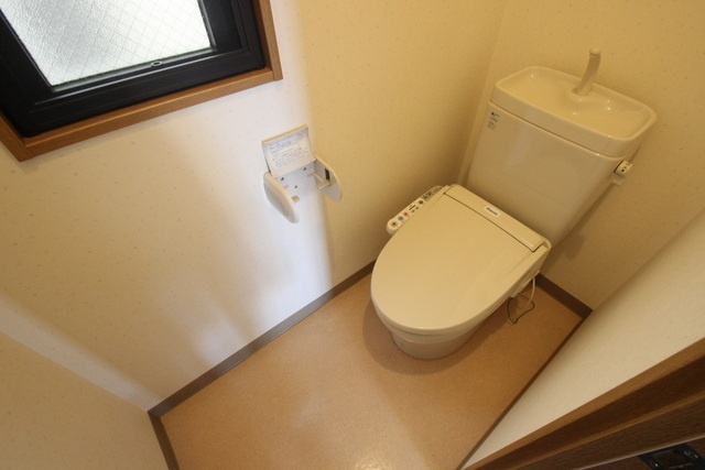 ＲＥＳＩＤＥＮＣＥ西宮三篠町公園のトイレ|落ち着いた色調のトイレです