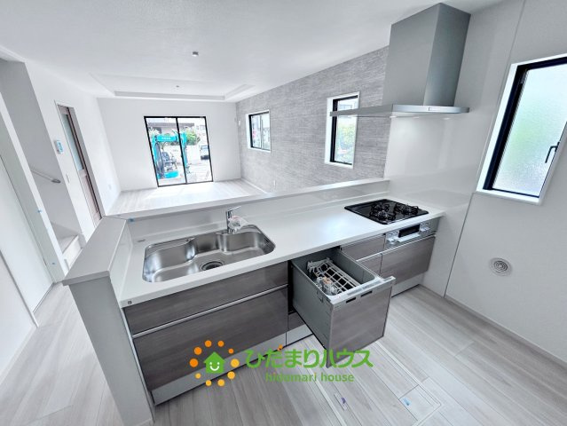 久喜市本町10期　新築一戸建て　02　リガーレのキッチン