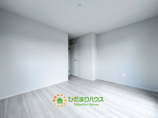 久喜市本町10期　新築一戸建て　02　リガーレの洋室