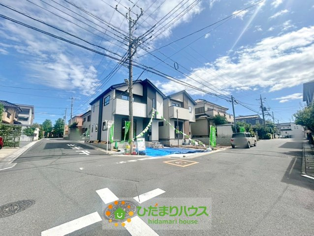 久喜市本町10期　新築一戸建て　02　リガーレの前面道路含む現地写真