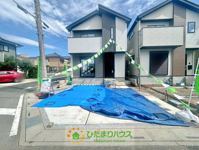 久喜市本町10期　新築一戸建て　02　リガーレの駐車場