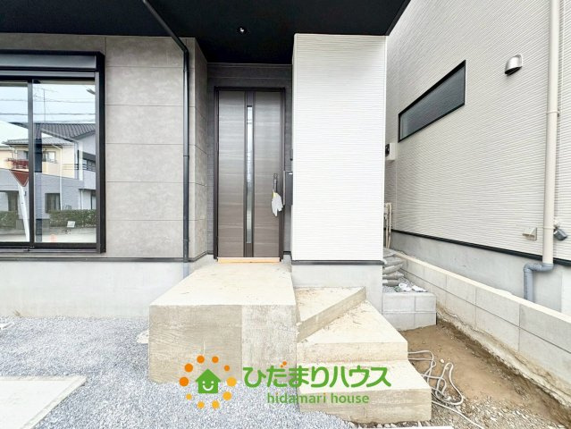久喜市本町10期　新築一戸建て　02　リガーレの玄関|2025/9/19　撮影