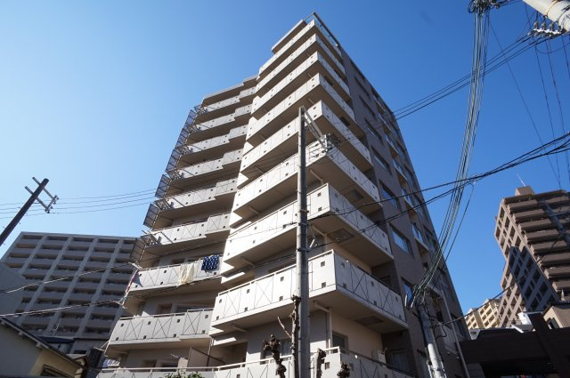 ロータリー宝塚南口の外観
