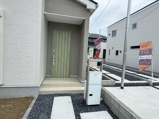 松戸市栄町西５丁目新築戸建【古ヶ崎小学校：7分】のエントランス|エントランス・玄関ポーチ