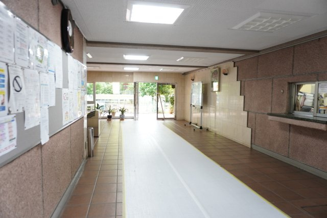 越谷スカイハイツB棟のその他共用部分|エントランス