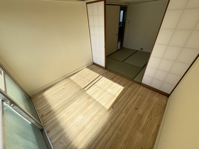 第一シャトー鴻ノ台の玄関