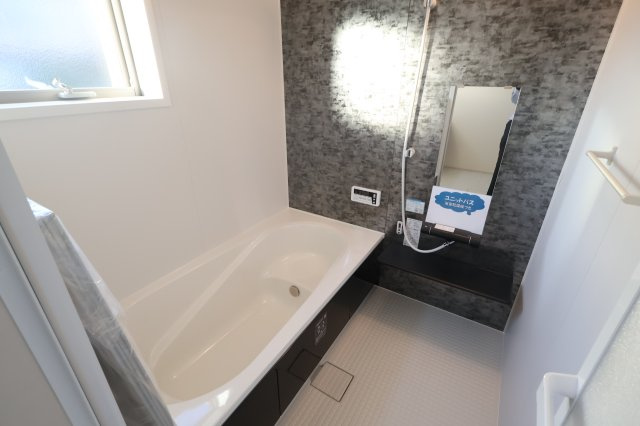 《仲介手数料無料》岩槻区大字岩槻503(1号棟)新築一戸建てリーブルガーデンの浴室|撮影日 2025年10月17日 16:20 晴れ