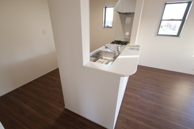 《仲介手数料無料》岩槻区大字岩槻503新築一戸建てリーブルガーデンのキッチン|撮影日 2025年10月17日 16:20 晴れ