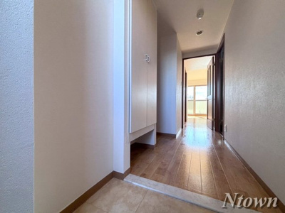 【玄関】 | フィオーレレジデンス | きれいな玄関です