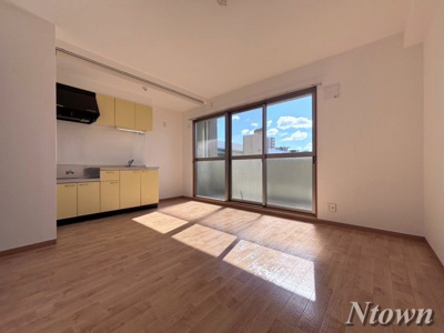 【居間・リビング】 | フィオーレレジデンス | おしゃれな居間です