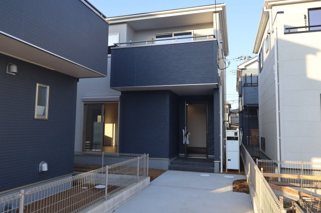 《仲介手数料無料》岩槻区大字岩槻503(2号棟)新築一戸建てリーブルガーデンの外観|撮影日 2025年10月18日 16:00 晴れ