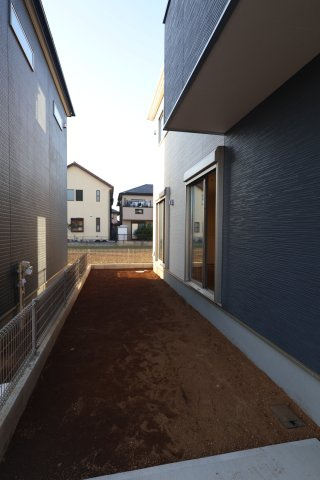 《仲介手数料無料》岩槻区大字岩槻503(2号棟)新築一戸建てリーブルガーデンの外観|撮影日 2025年10月18日 16:00 晴れ