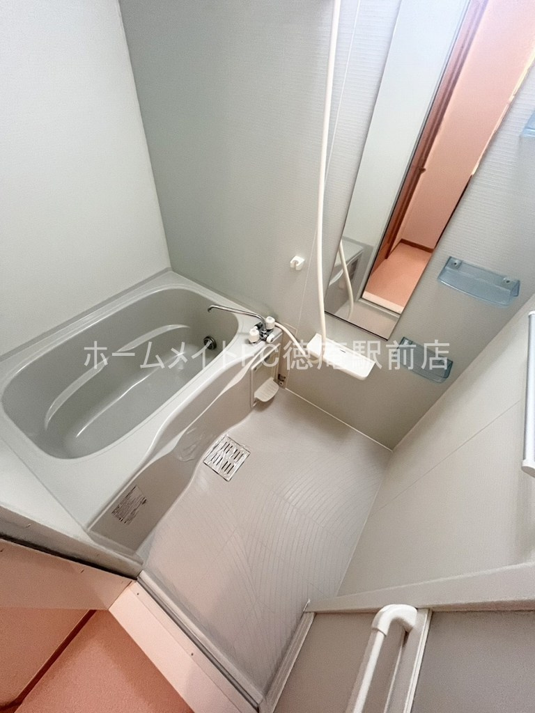 大阪市鶴見区浜３丁目のアパートの浴室