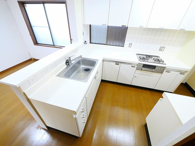 登美ヶ丘５丁目貸家のキッチン