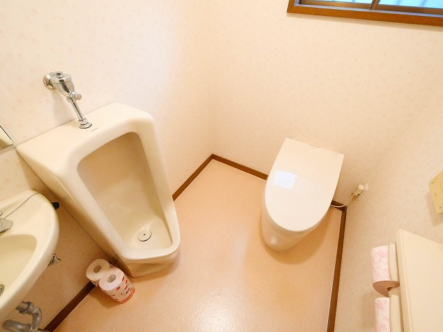 登美ヶ丘５丁目貸家のトイレ