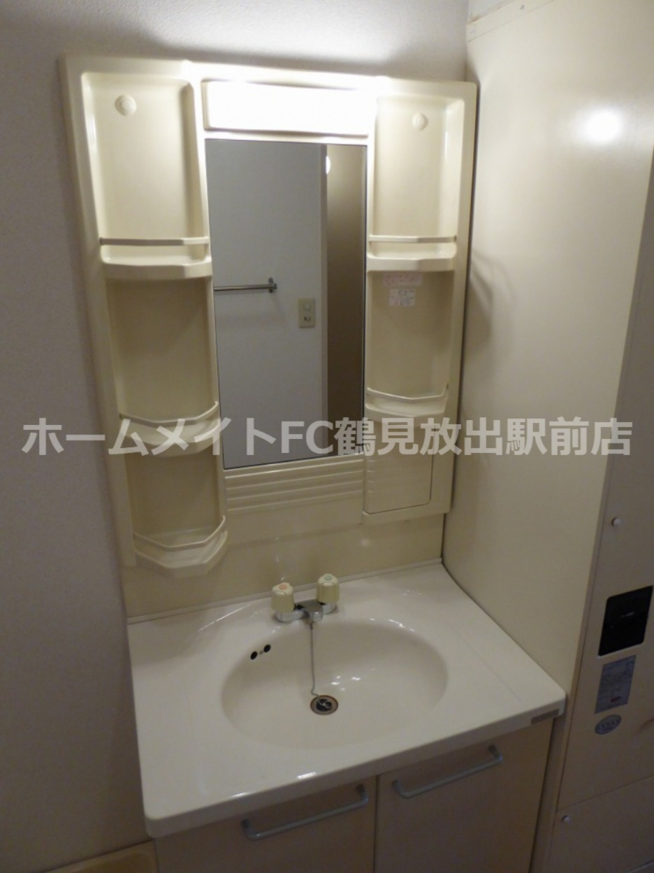 東大阪市高井田の賃貸マンションの独立洗面台