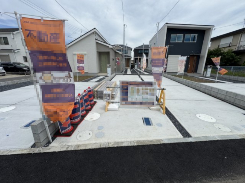 松戸市栄町西５丁目新築戸建【古ヶ崎小学校：7分】の駐車場|2号棟駐車スペース・並列2台駐車可
