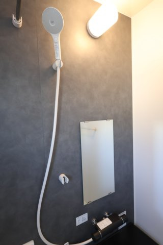 《仲介手数料無料》岩槻区大字岩槻6753(1号棟第2)新築一戸建てリーブルガーデンの浴室|撮影日 2025年11月22日 13:30 晴れ