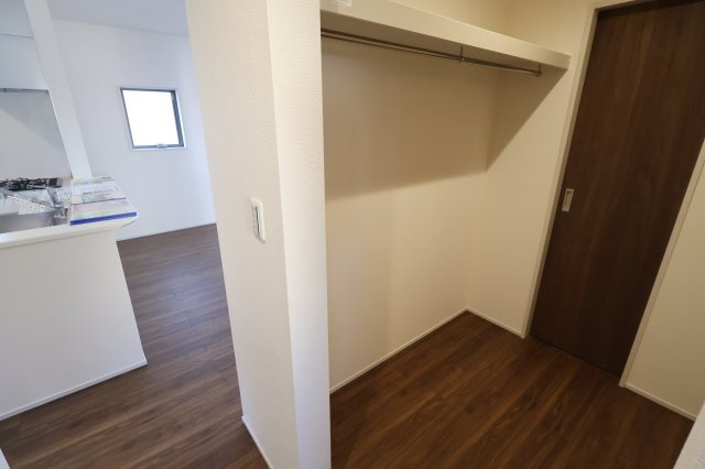 《仲介手数料無料》岩槻区大字岩槻6753(1号棟第2)新築一戸建てリーブルガーデンの収納|撮影日 2025年11月22日 13:30 晴れ