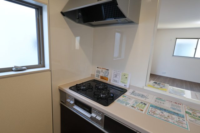 《仲介手数料無料》岩槻区大字岩槻6753(1号棟第2)新築一戸建てリーブルガーデンのキッチン|撮影日 2025年11月22日 13:30 晴れ