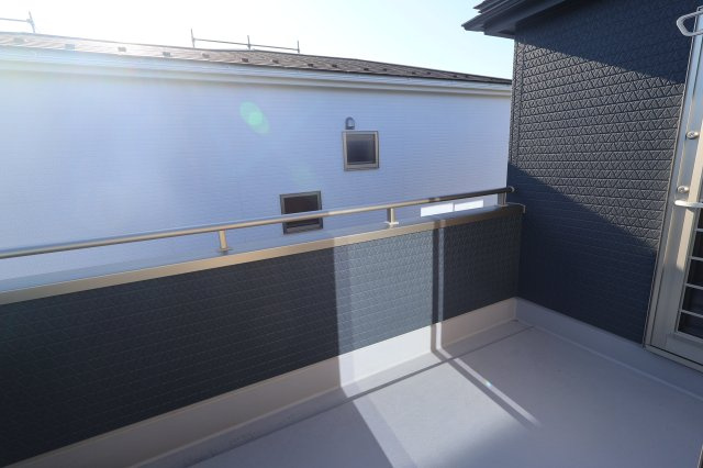 《仲介手数料無料》岩槻区大字岩槻6753(1号棟第2)新築一戸建てリーブルガーデンのバルコニー|撮影日 2025年11月22日 13:30 晴れ