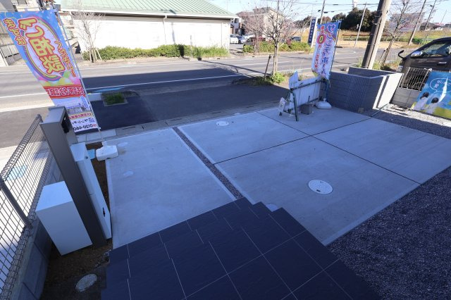 《仲介手数料無料》岩槻区大字岩槻6753(4号棟第2)新築一戸建てリーブルガーデンの駐車場|撮影日 2025年11月22日 13:30 晴れ