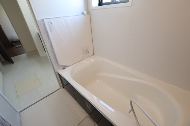 《仲介手数料無料》岩槻区大字岩槻6753(4号棟第2)新築一戸建てリーブルガーデンの浴室|撮影日 2025年11月22日 13:30 晴れ