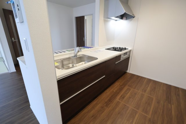 《仲介手数料無料》岩槻区大字岩槻6753(4号棟第2)新築一戸建てリーブルガーデンのキッチン|撮影日 2025年11月22日 13:30 晴れ