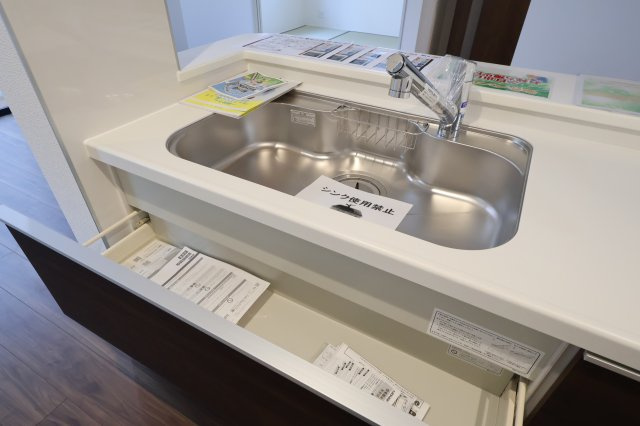 《仲介手数料無料》岩槻区大字岩槻6753(4号棟第2)新築一戸建てリーブルガーデンのキッチン|撮影日 2025年11月22日 13:30 晴れ