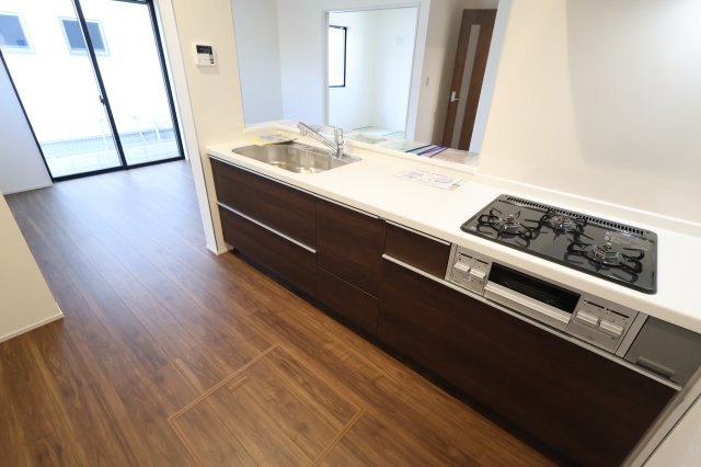 《仲介手数料無料》岩槻区大字岩槻6753(4号棟第2)新築一戸建てリーブルガーデンのキッチン|撮影日 2025年11月22日 13:30 晴れ