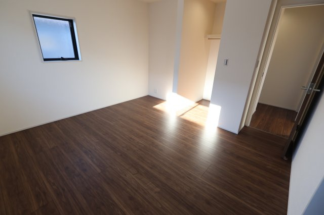 《仲介手数料無料》岩槻区大字岩槻6753(4号棟第2)新築一戸建てリーブルガーデンの洋室|撮影日 2025年11月22日 13:30 晴れ