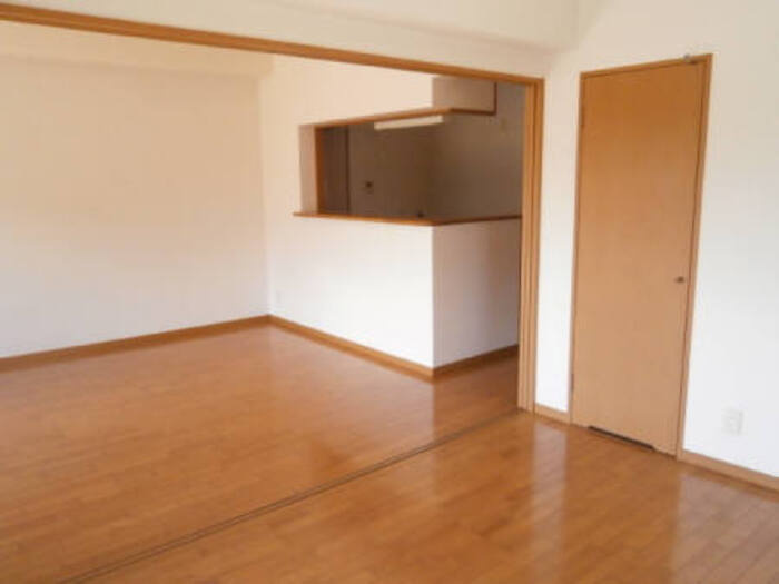 メゾンドームの居間・リビング|広いリビング★