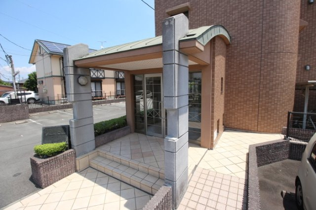 メゾンドームのエントランス|清潔なエントランス★