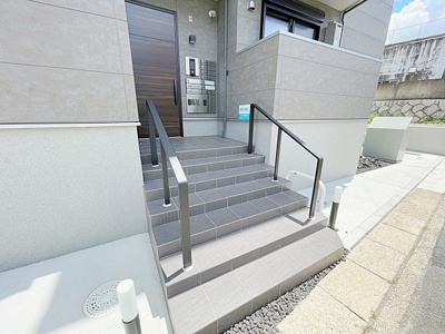 【エントランス】 | Cherim野並【名古屋市賃貸・宅配BOX】