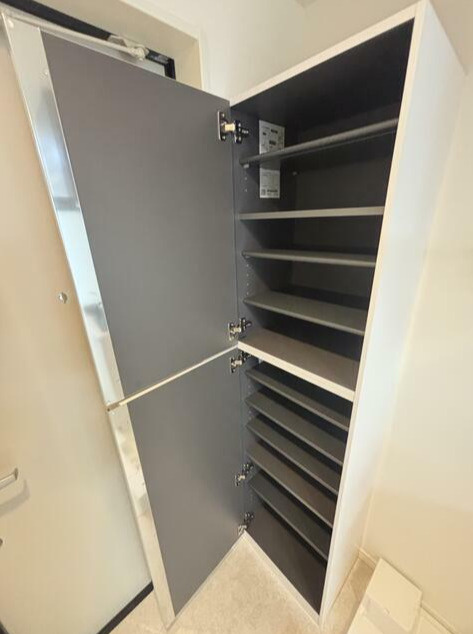 G BASE町屋WESTの玄関|シューズボックス